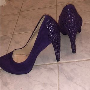 HighHeel Plum Color Shoes Rinstones Covering Back